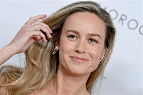 Brie Larson shared her first bikini pic since 2021, and please can。